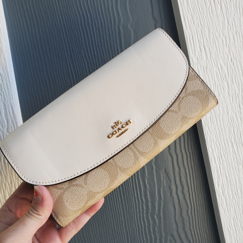 Brand New Coach Wallet Brown/White